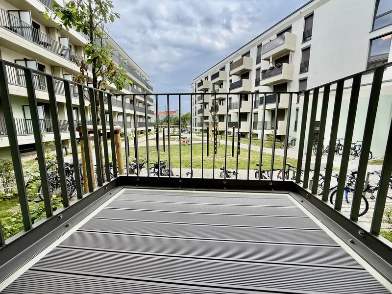 Ihr neues Zuhause in Berlin: Möblierte 1-Zimmer-Wohnung mit Balkon — photo 1
